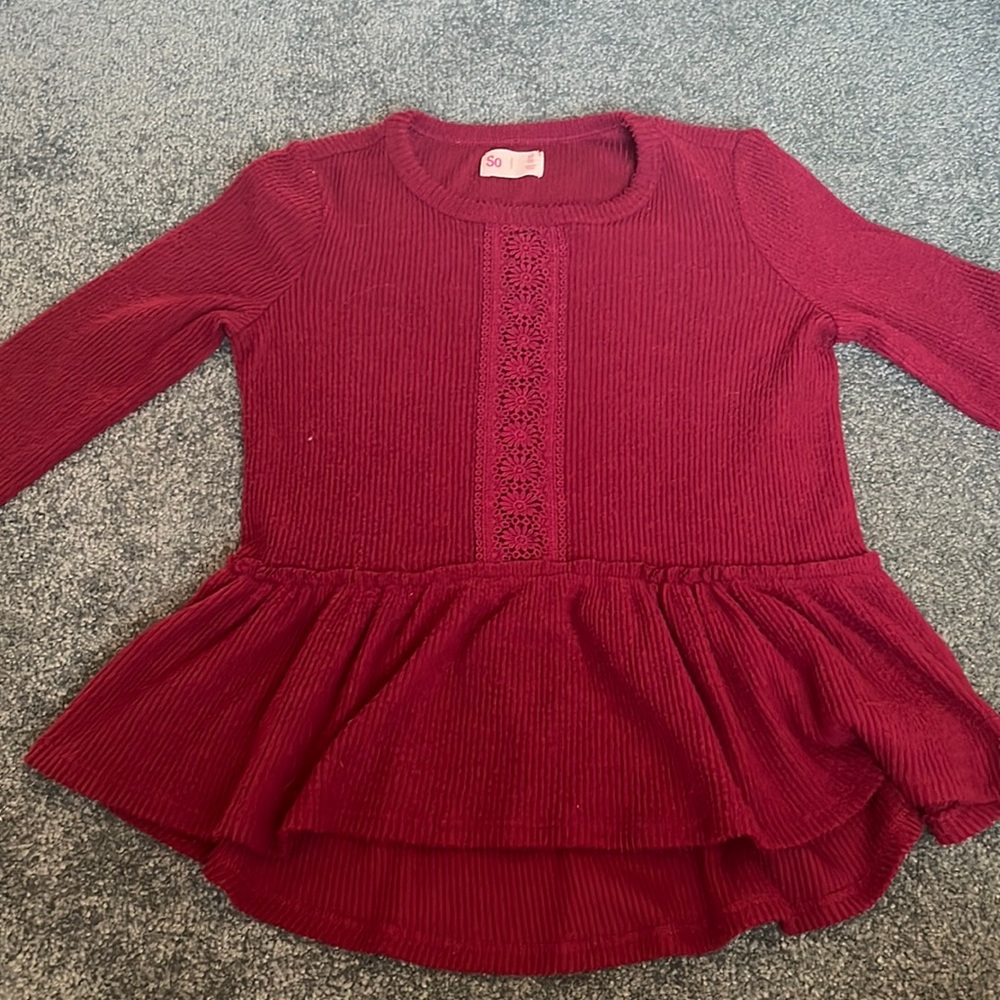 SO Khols size 8/medium in kids, magenta swear with lace down the middle